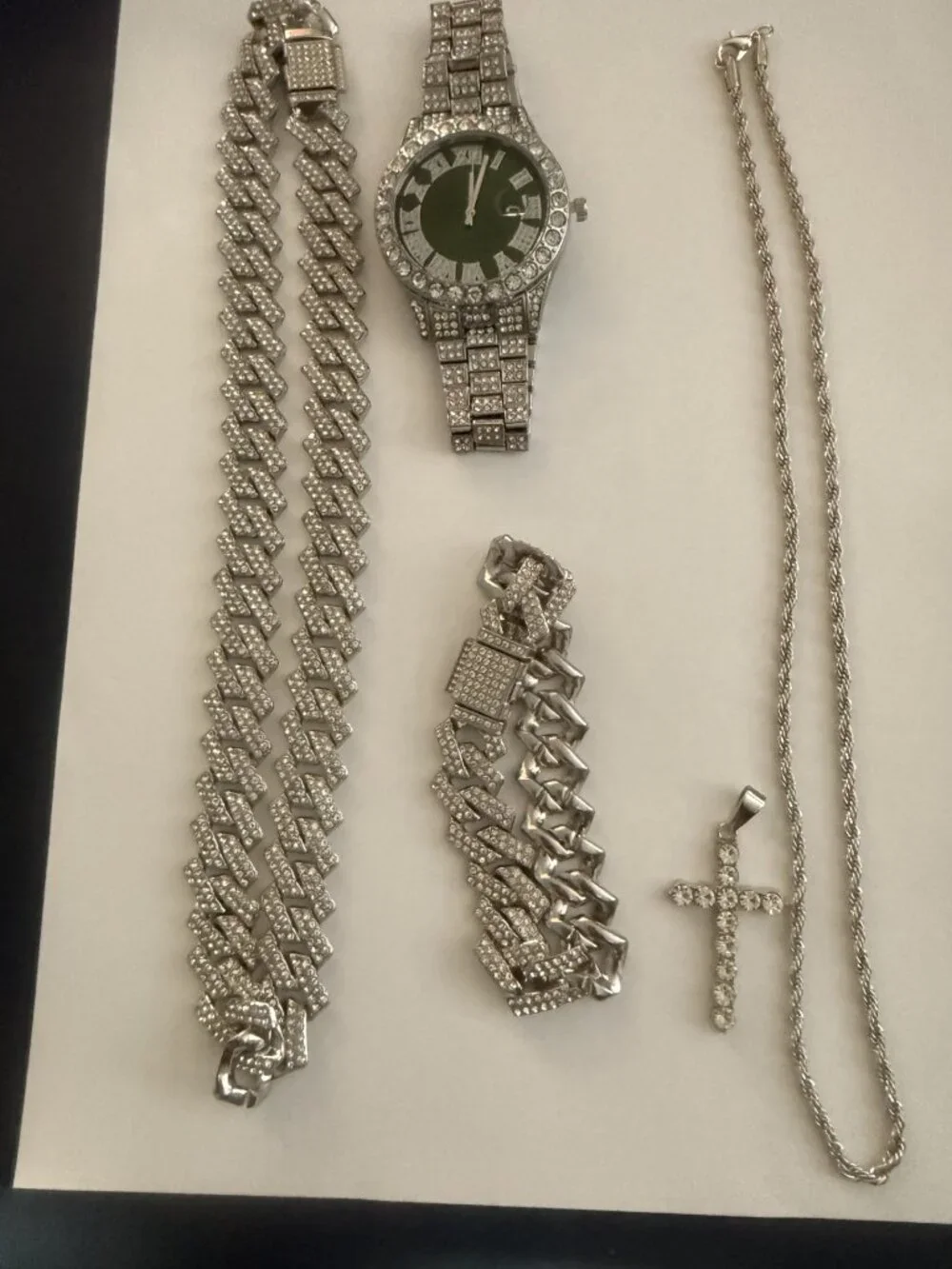 4-piece Men's Quartz Fashion Watch and Jewelry Set - Alloy